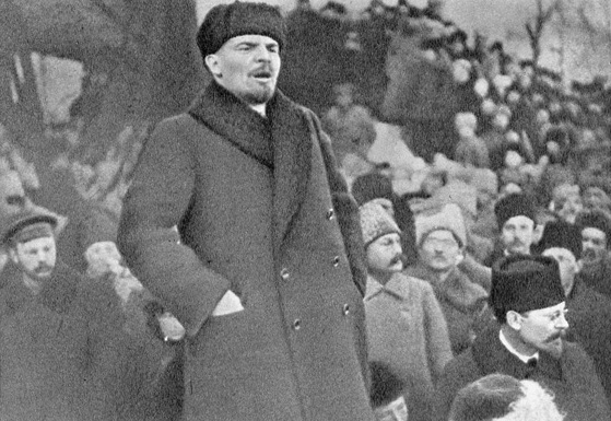 Lenin speaking1919 Image public domain 1