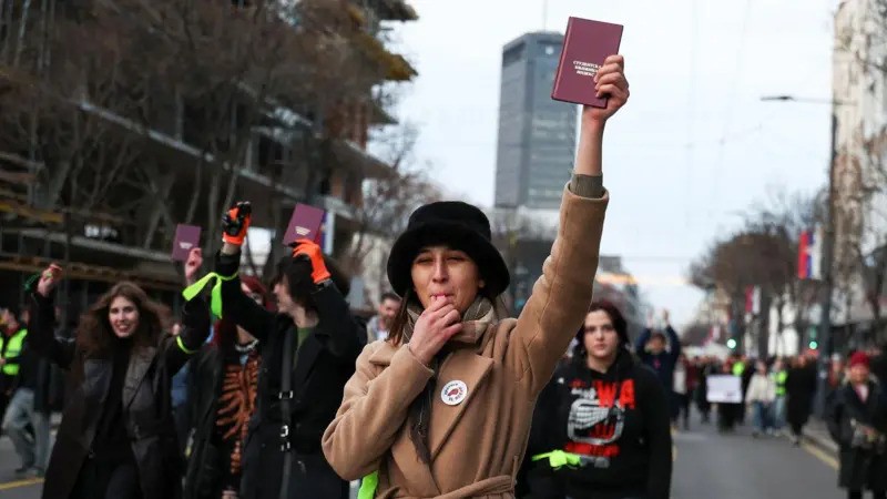 ezgif 168e989397331d REUTERS